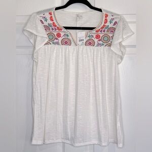 Cato Women’s sleeve top with faux embroidered designs - Size Medium.  NWT